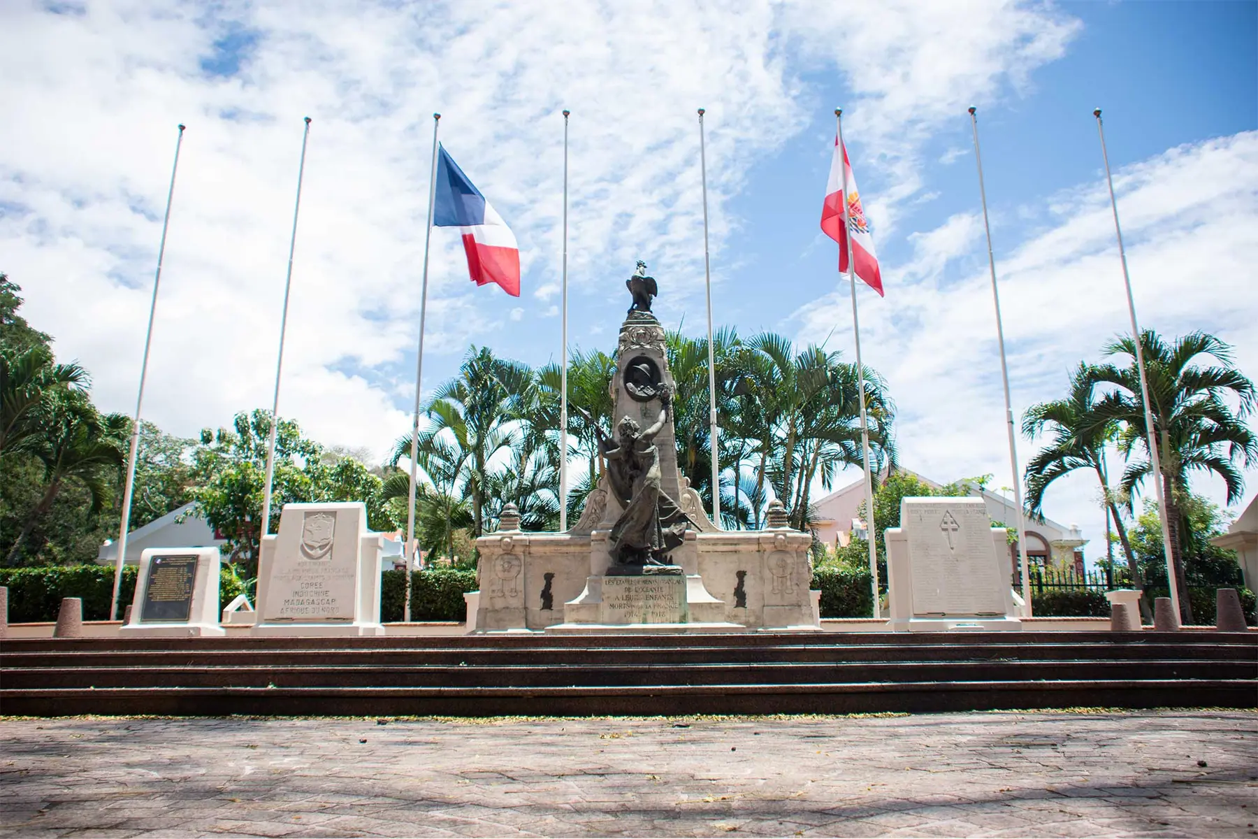 Le Monument Aux Morts