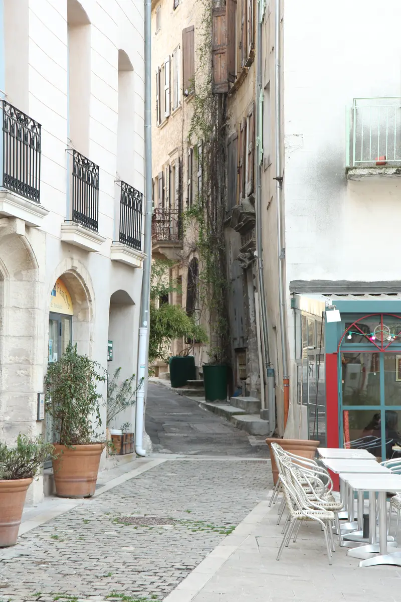 Hôtel de Tende (à gauche)