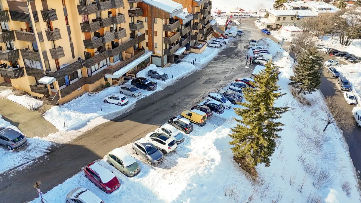 Parking du rond point des pistes_Le Seignus