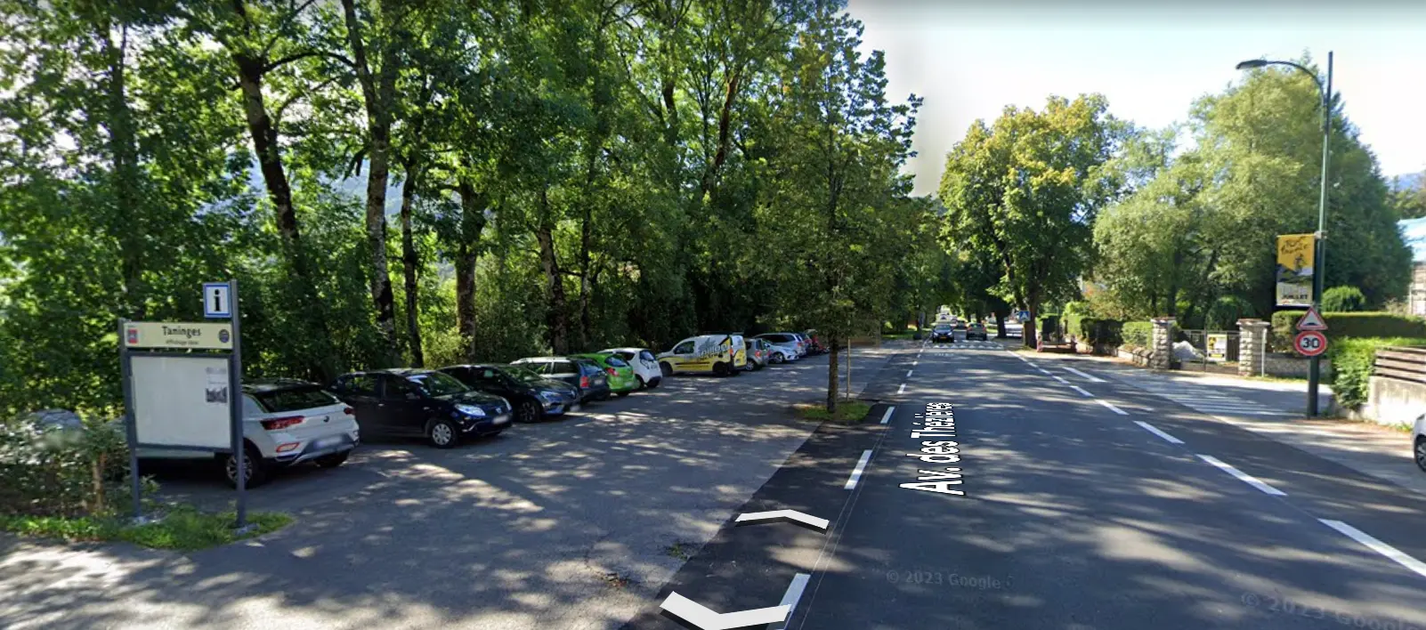 Parking Thézières