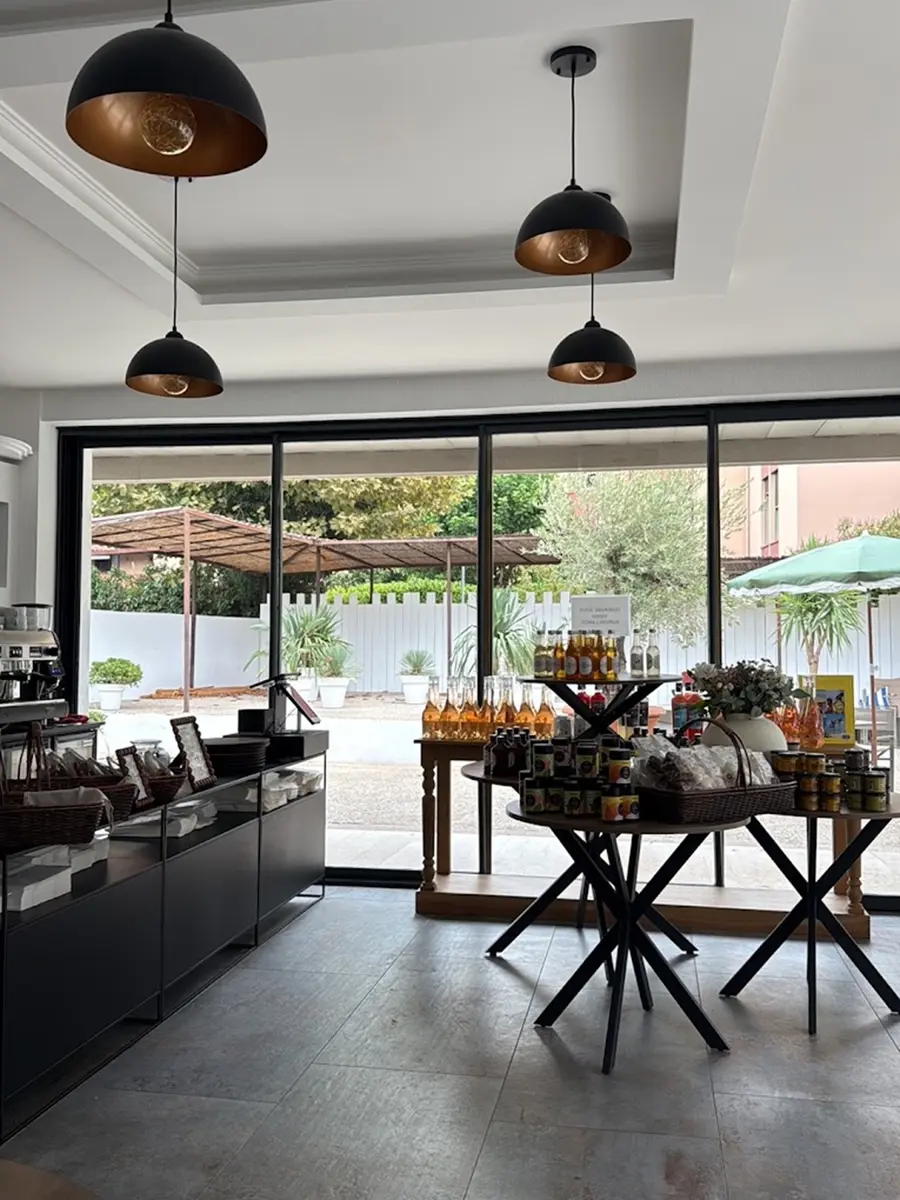 Intérieur Café Ami-Amie