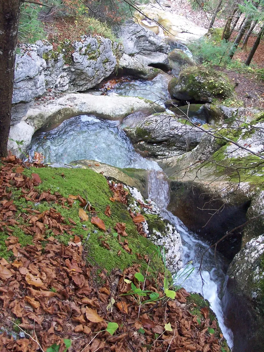 Baignoires des Chartreux au dessus du lac de Vallon