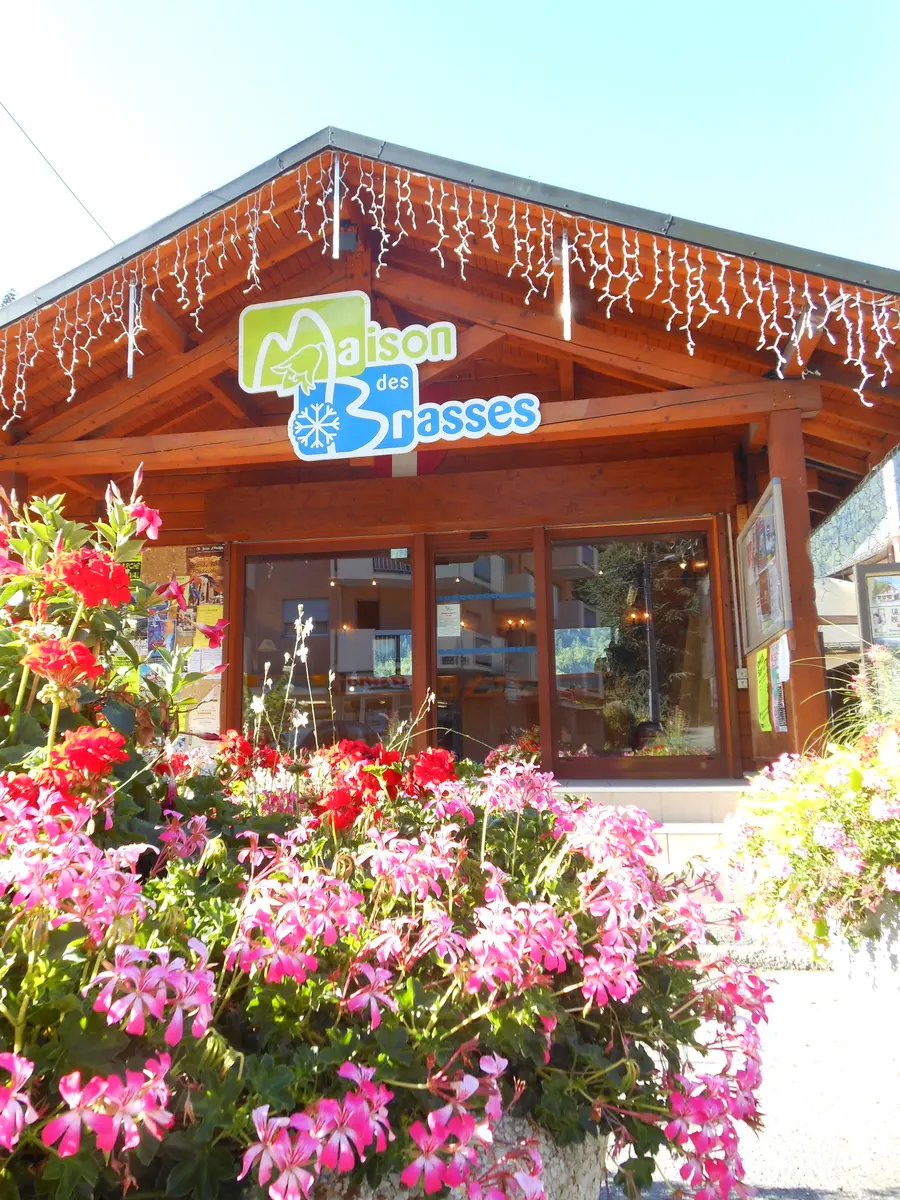 Photo de la facade de la Maison des Brasses de Saint-Jeoire