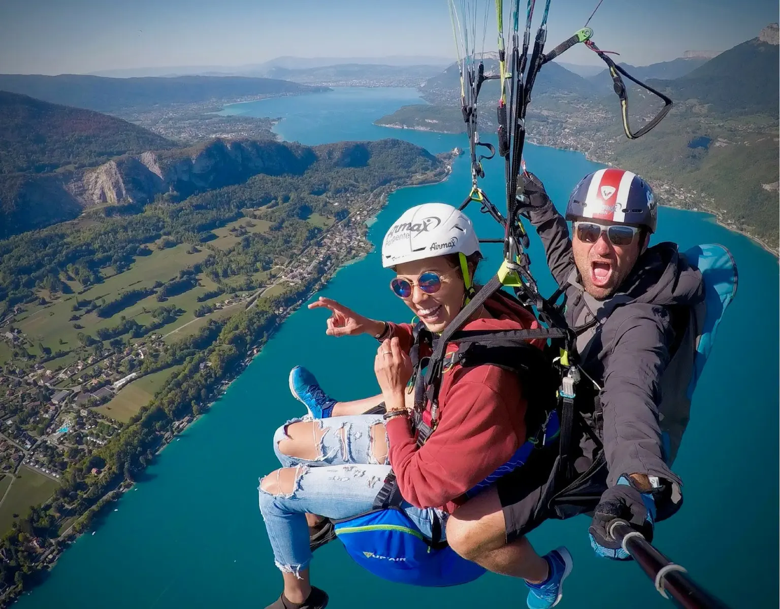 parapente au-dessus du lac d'Annecy