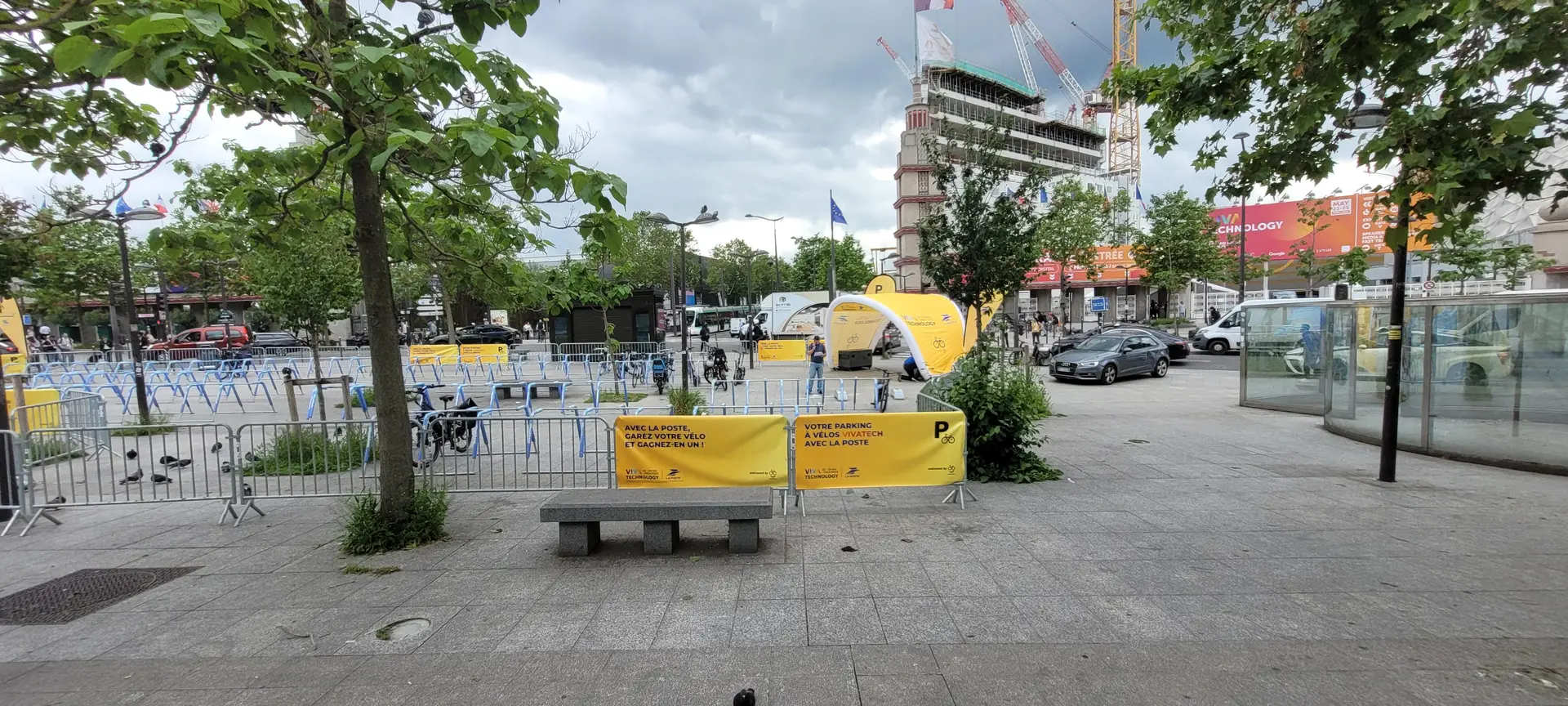 Salon Vivatech_Parking_La_Poste