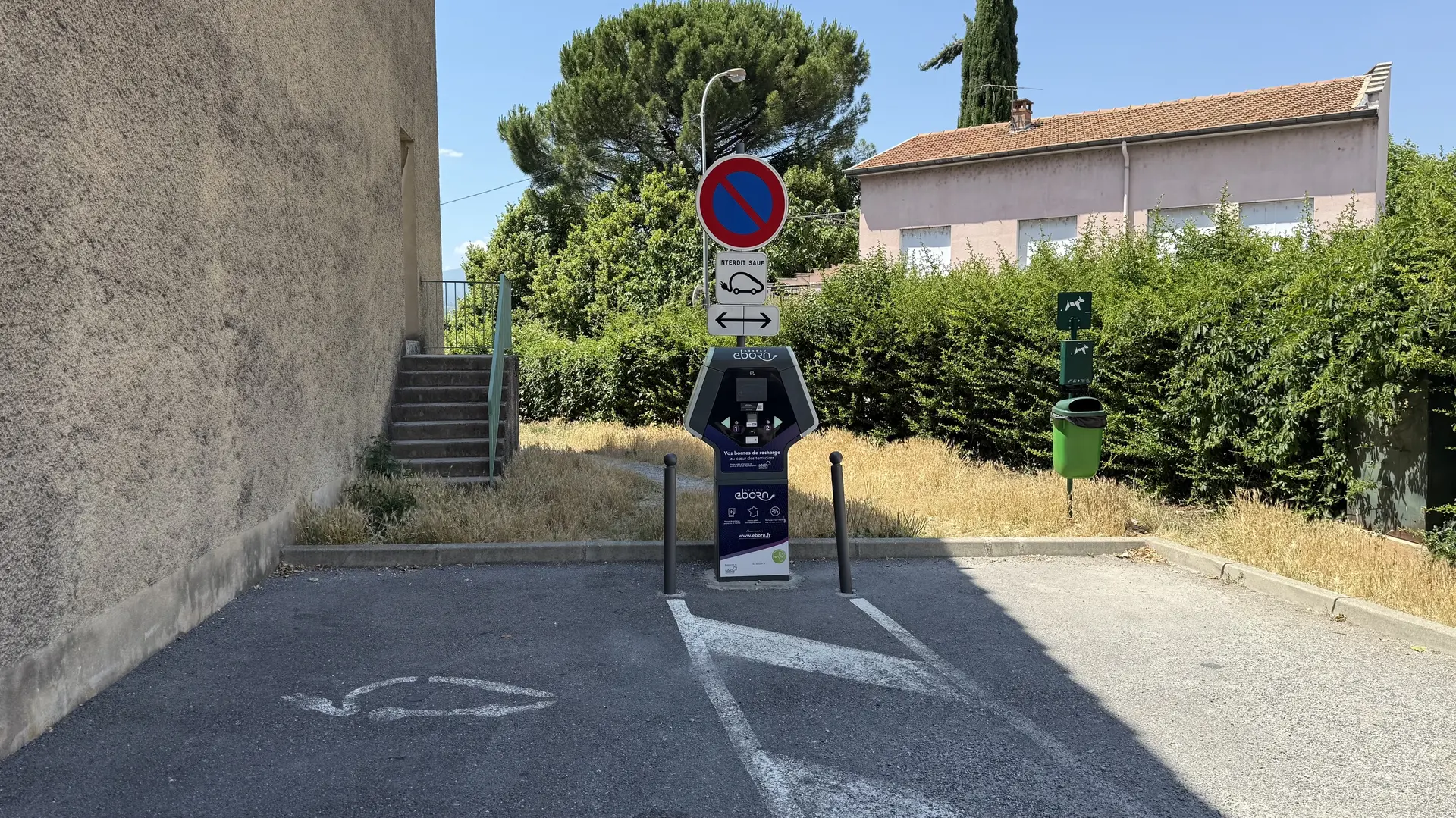 Borne recharge électrique