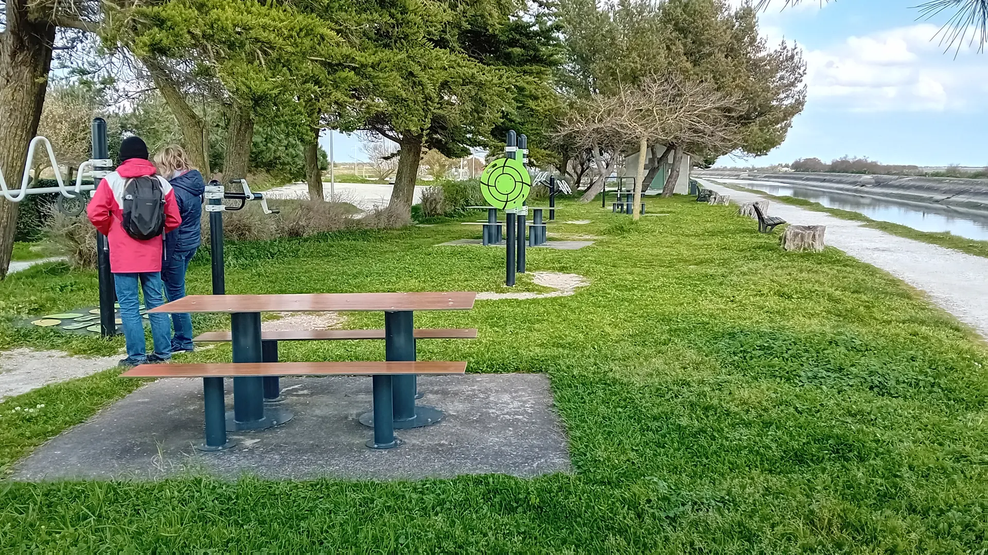 Ars-en-Ré harbour picnic area