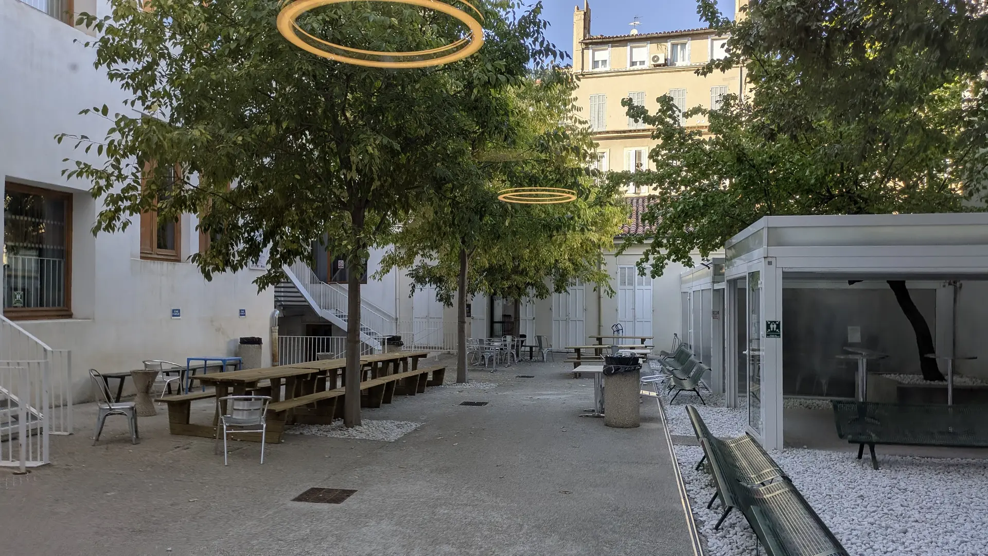 cour intérieure de l'établissements