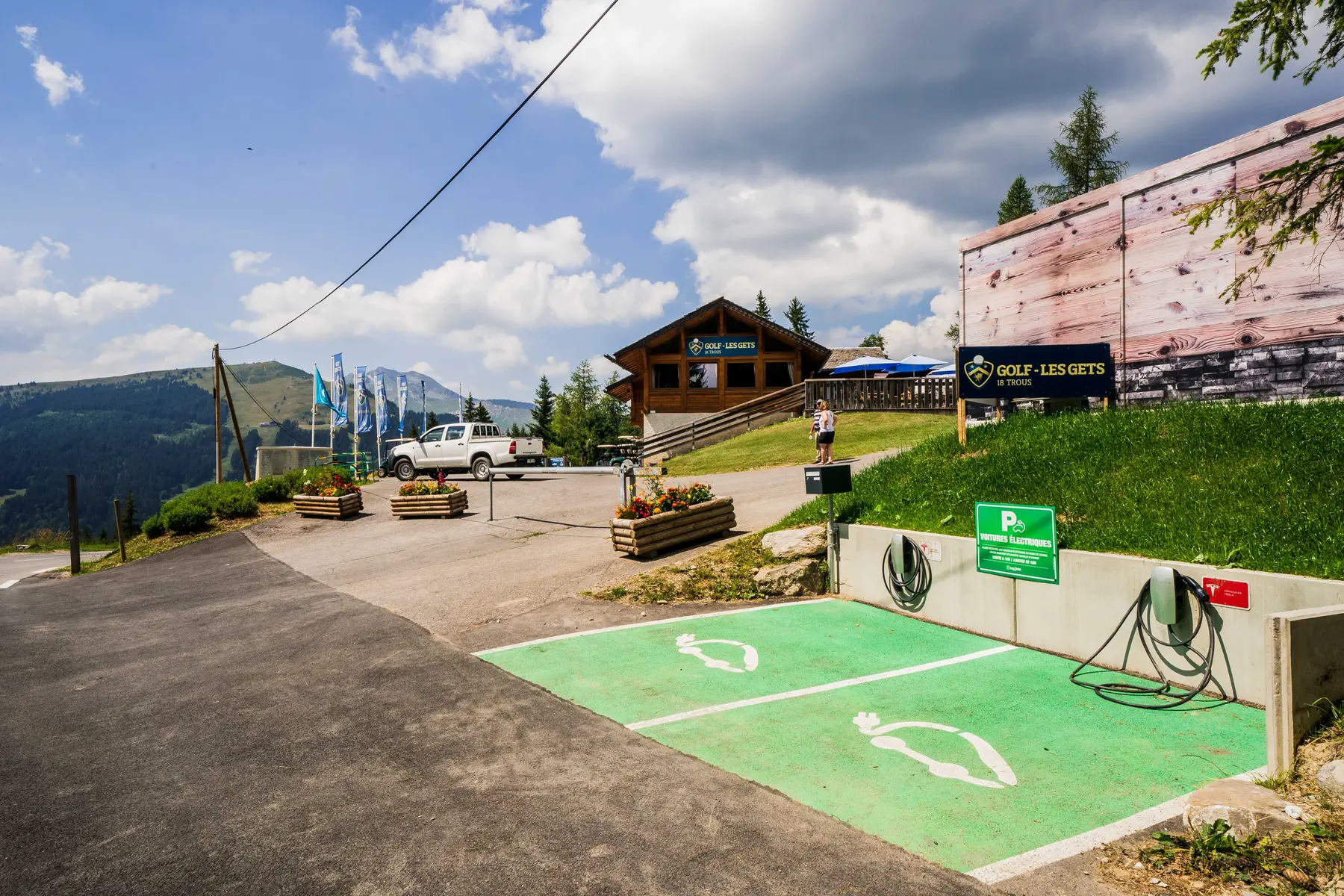 Borne de recharge de véhicule électrique du Golf