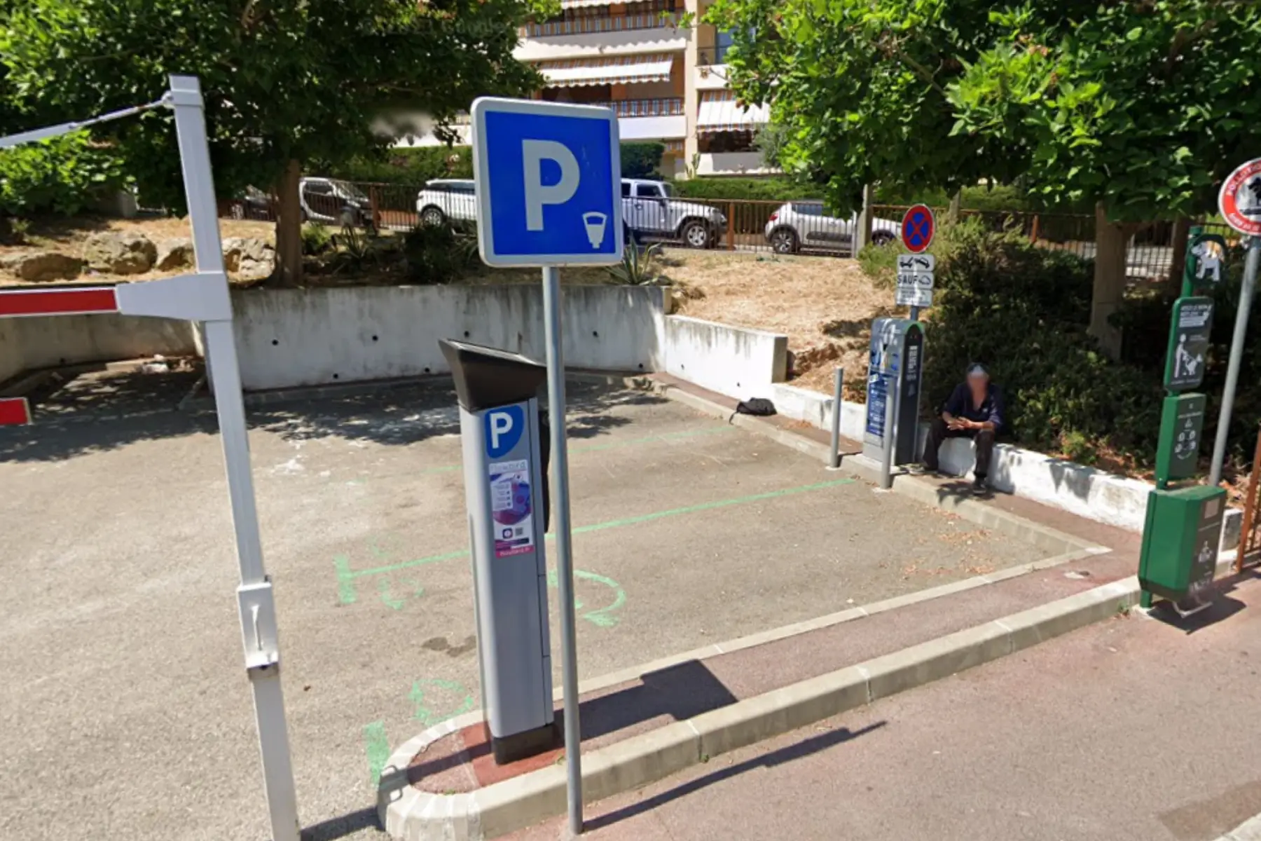 Borne de recharge véhicules électriques Le Cannet parking Grignan_Le Cannet