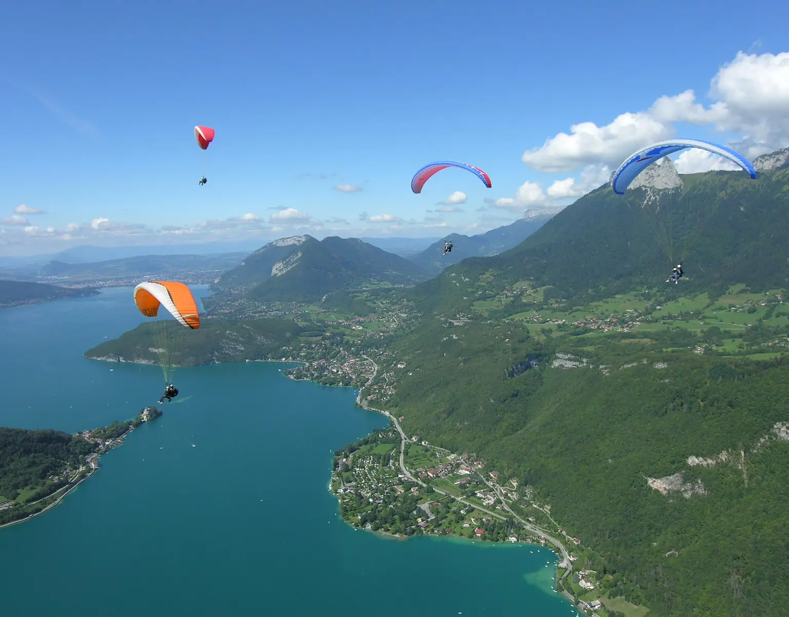 Parapentes en vol