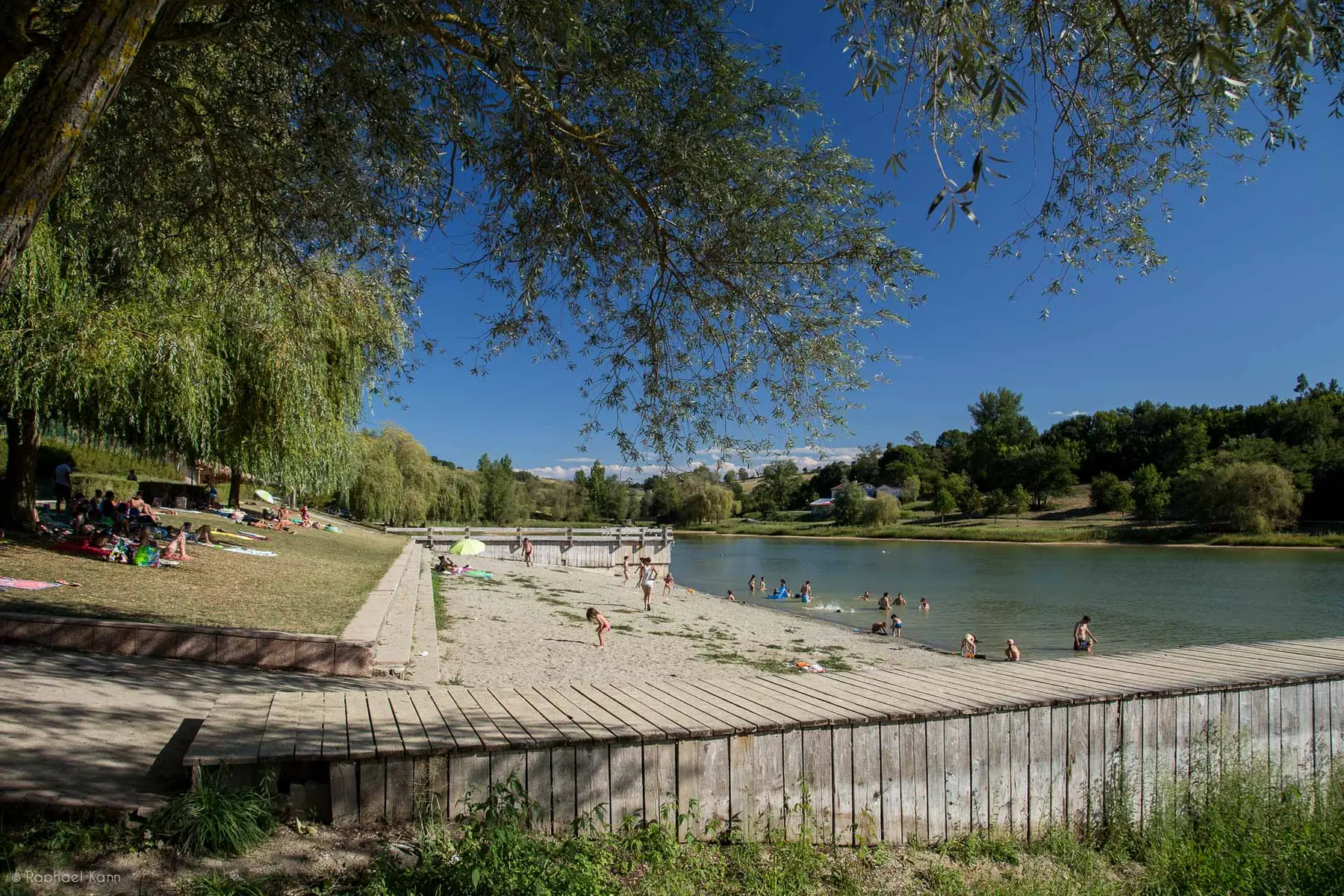Plage du lac du Carla-Bayle