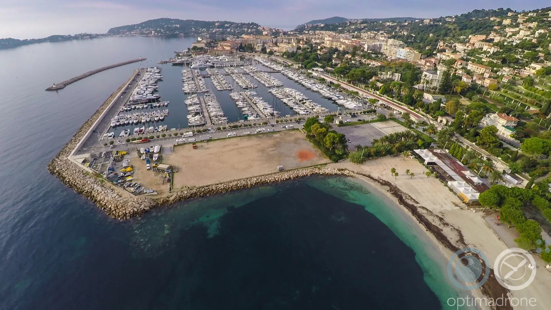 Port, parking et plage Petite Afrique Beaulieu-sur-Mer