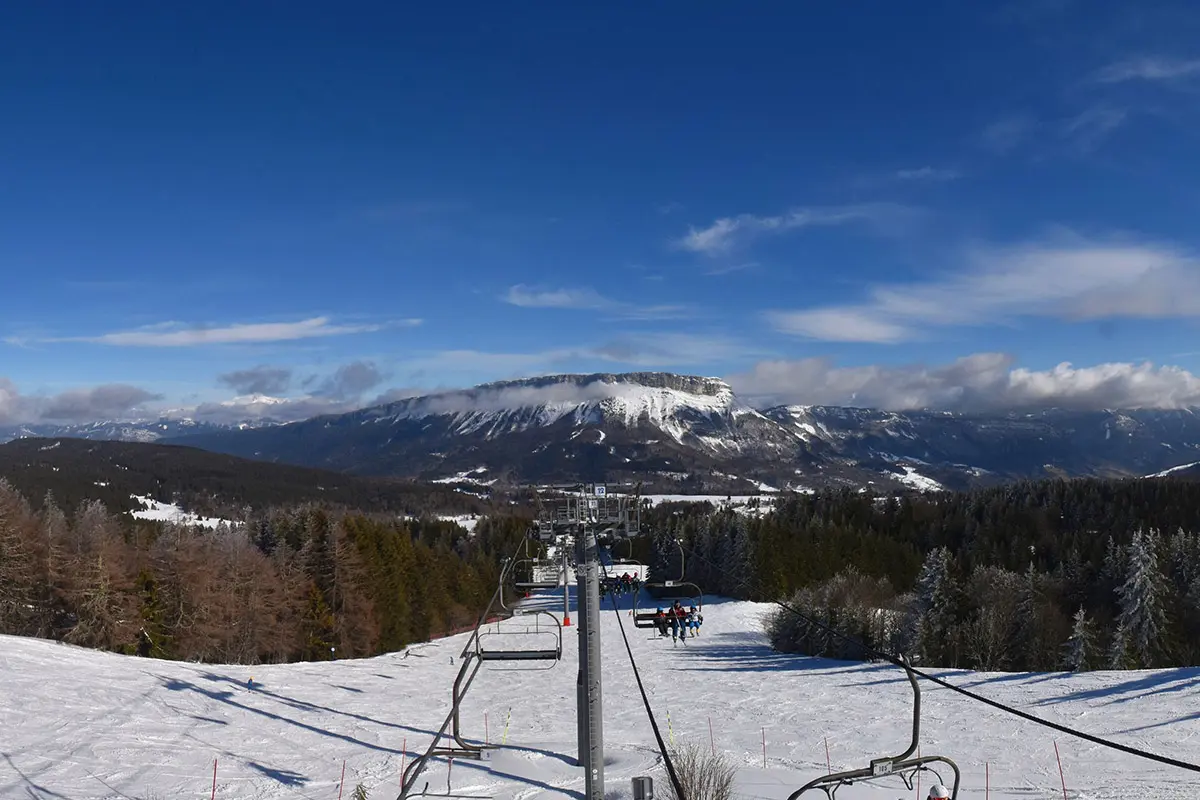 Vue depuis le sommet du télésiège de l'Orionde à La Féclaz