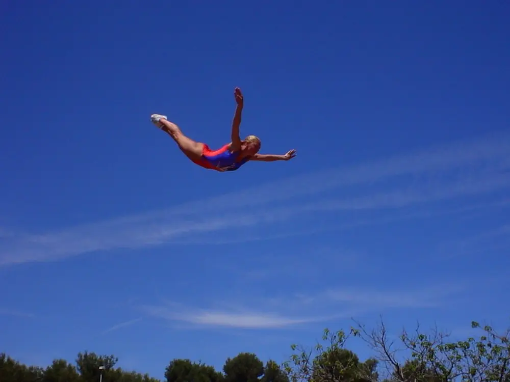 saut en trampoline