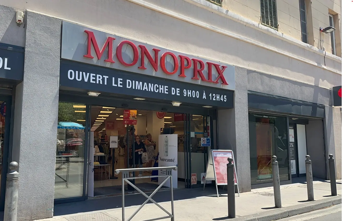 Entrée du Monoprix Prado