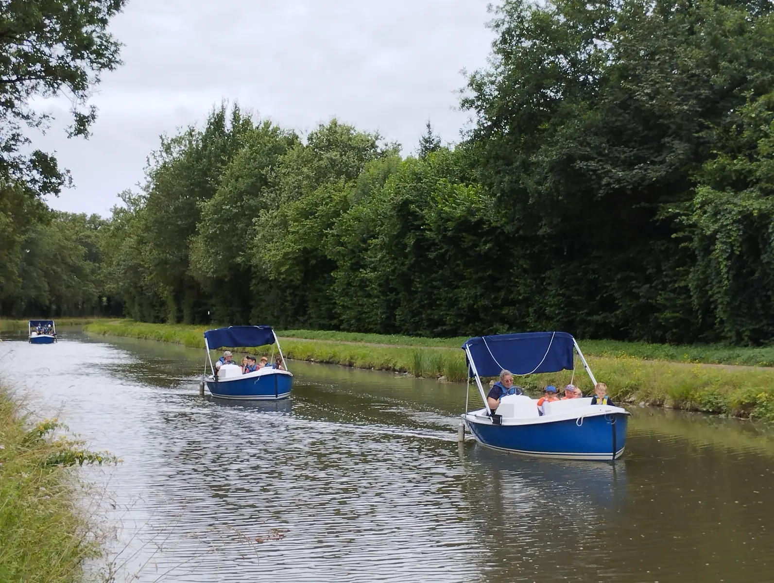 Bateaux électriques sur le Canal de Berry