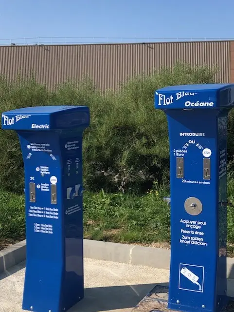 Borne_parking Intermarche_St Etienne du Bois