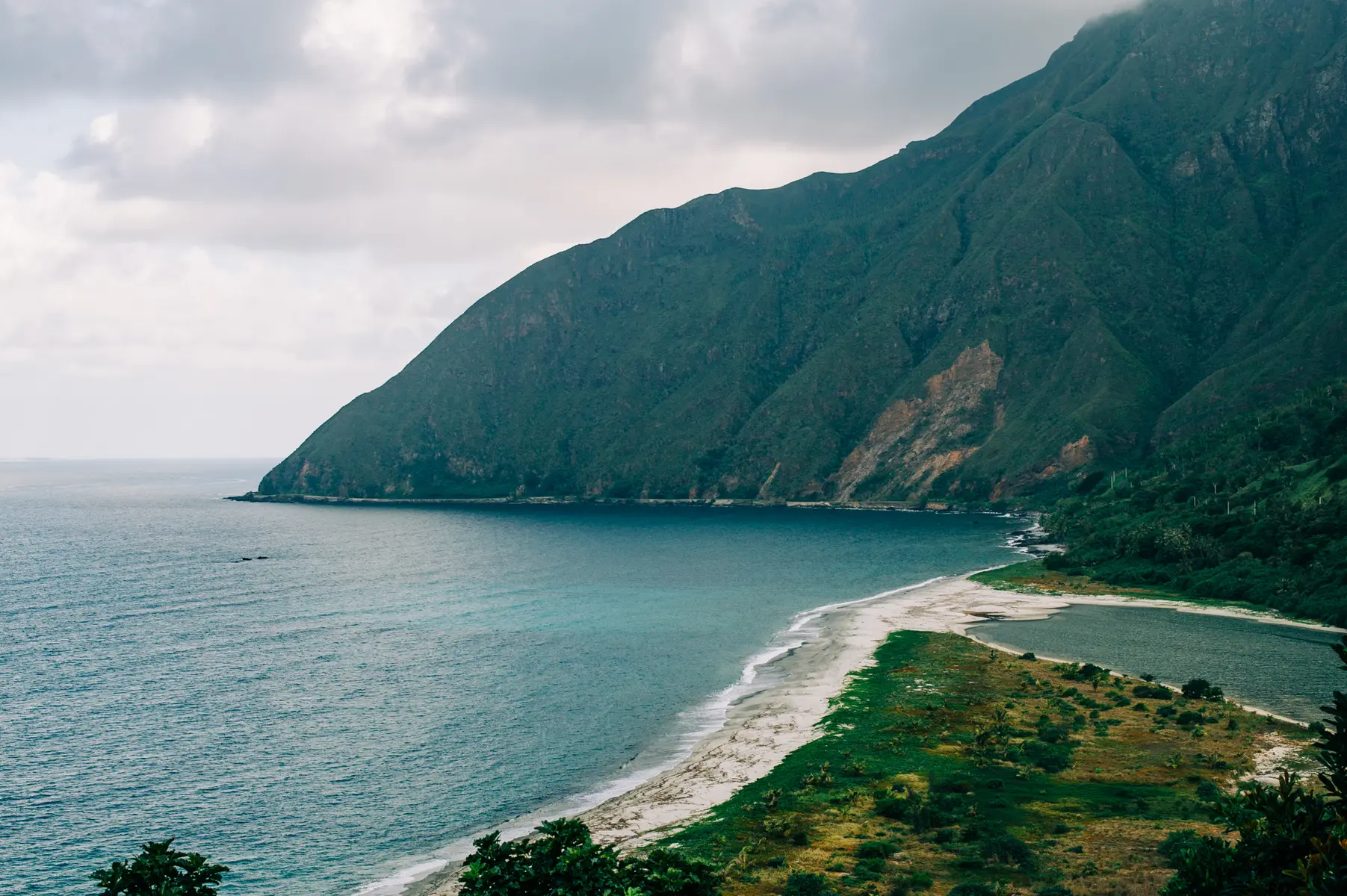 bac, ouaième, hienghène, côte océanienne, paysage