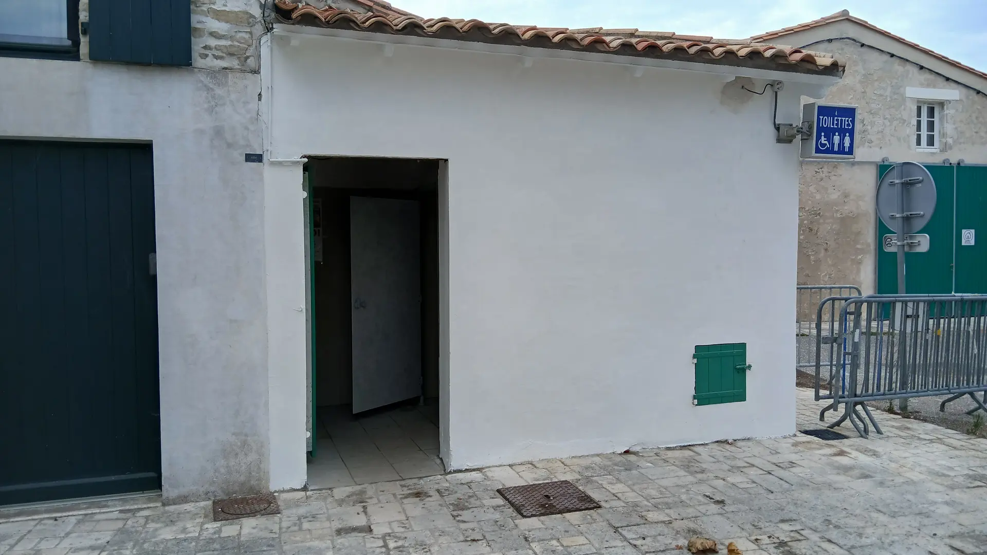 Public toilets at Place Carnot