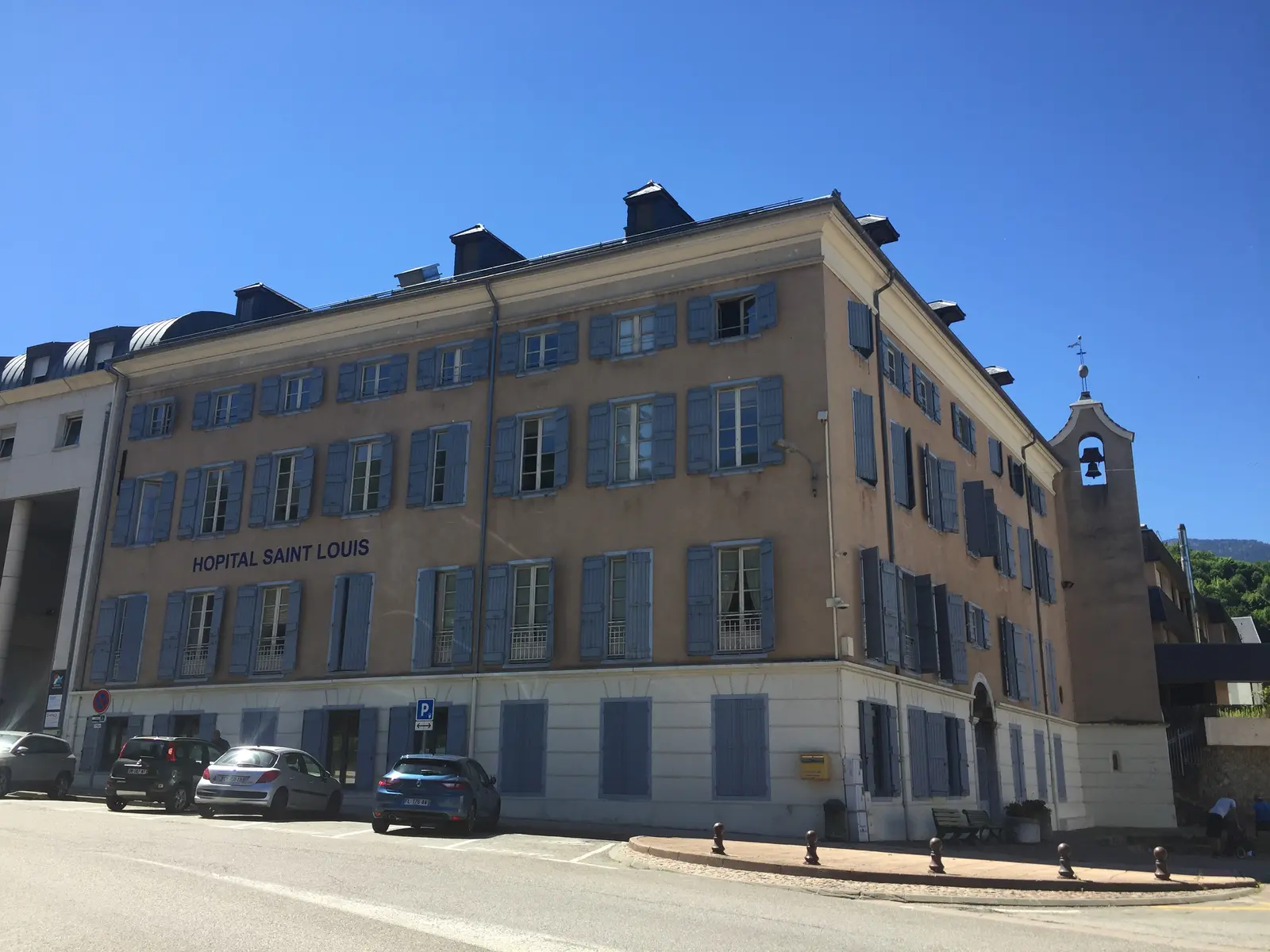 Facade hopital