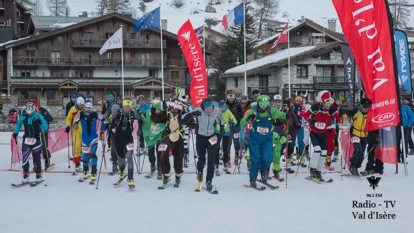 Course de ski de randonnée nocturne