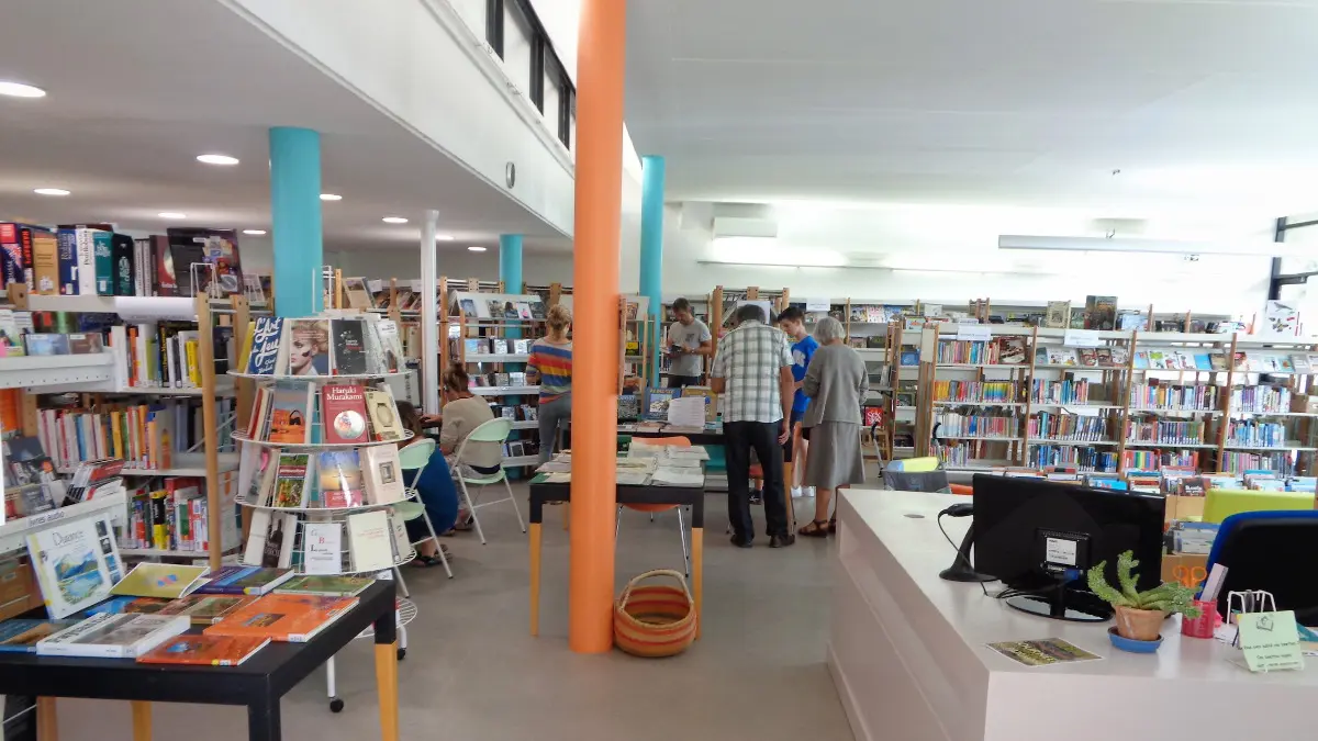 Médiathèque Cadenet