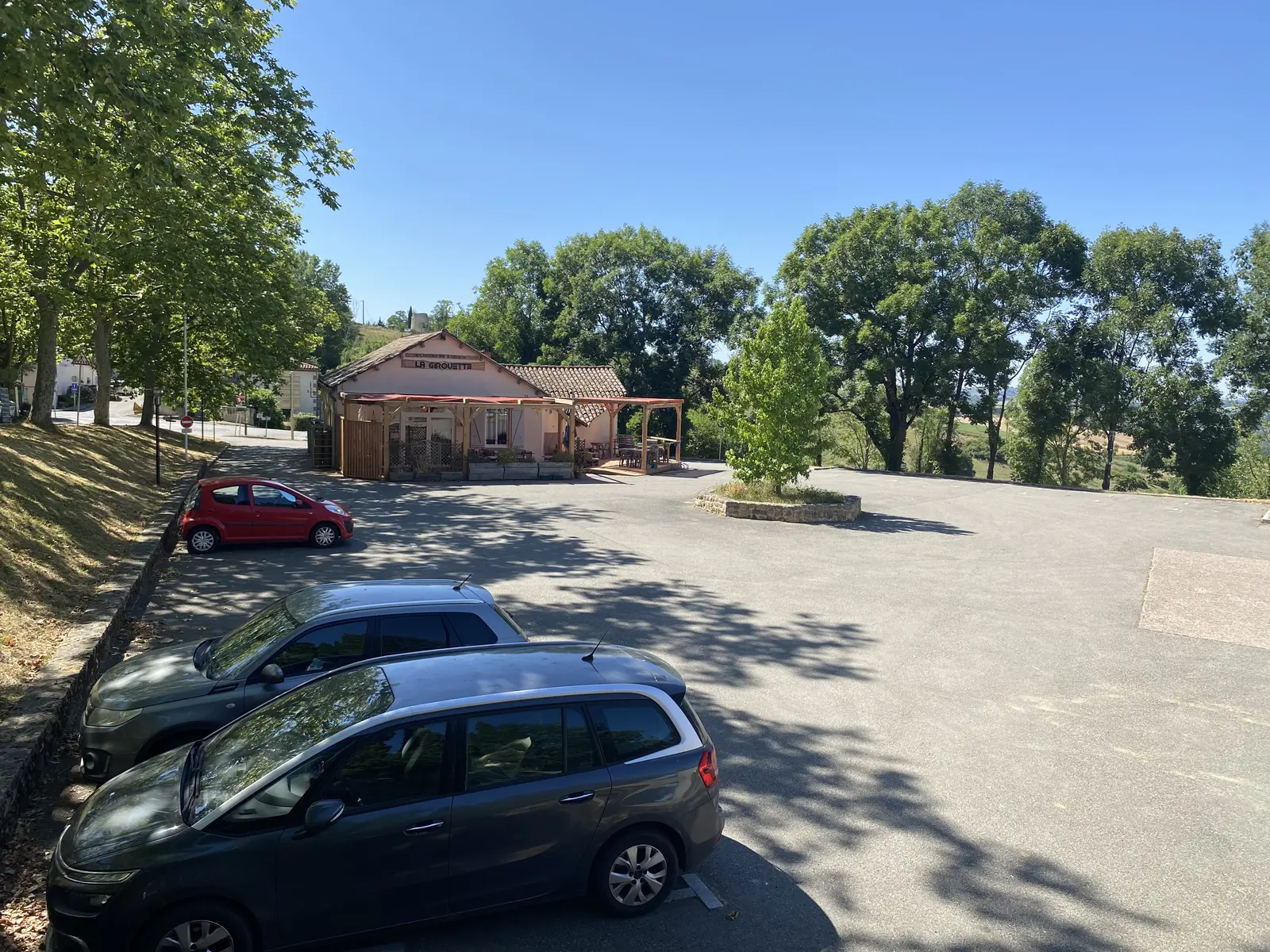 Parking du gymnase du Carla-Bayle