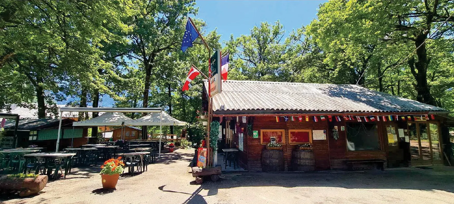 Bar brasserie Camping le Bois Joli_Saint-Martin-sur-la-Chambre