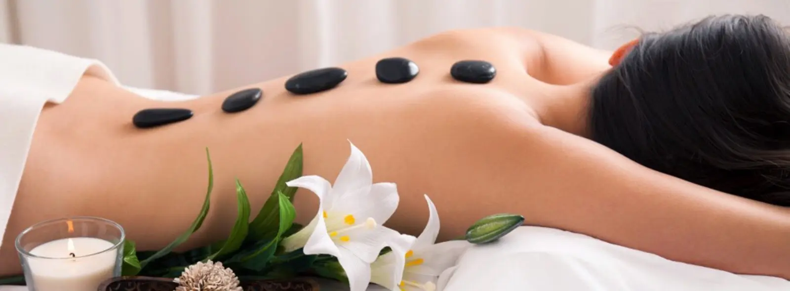 Réflexologie thaïlandaise, massages ayurvédiques, aux bambous, pierres chaudes...