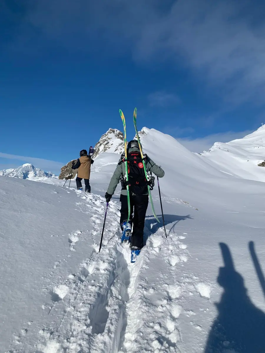 Personnes en ski de rando