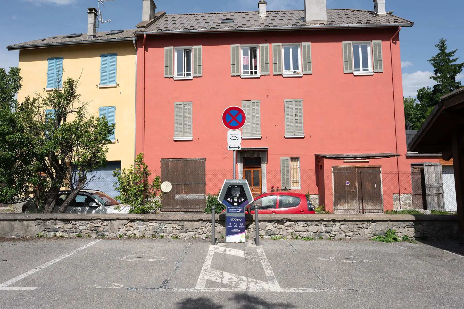 Borne de recharge pour véhicules électriques - Place Paul Reynaud, Barcelonnette