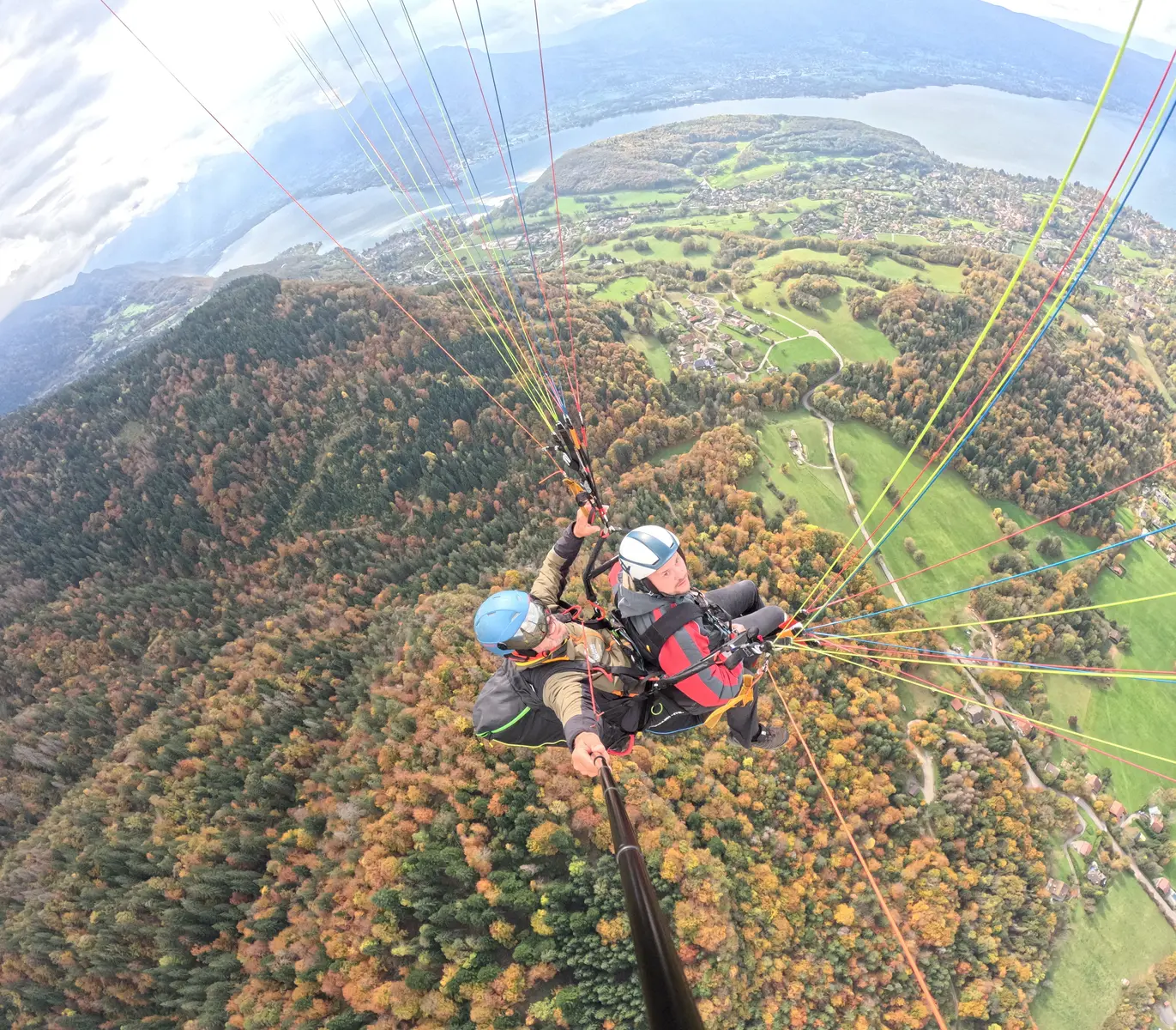 Bon cadeau : baptême parapente ascendance_Talloires-Montmin