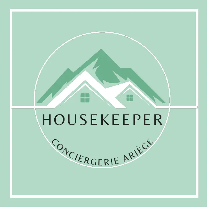 Deux maisons intégrées dans les montagnes