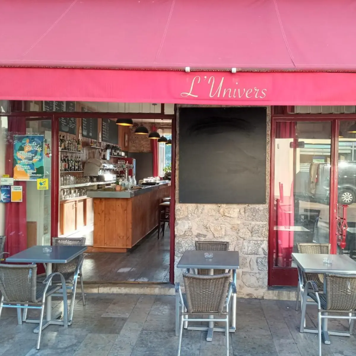 Devanture bar de l'Univers à Mougins