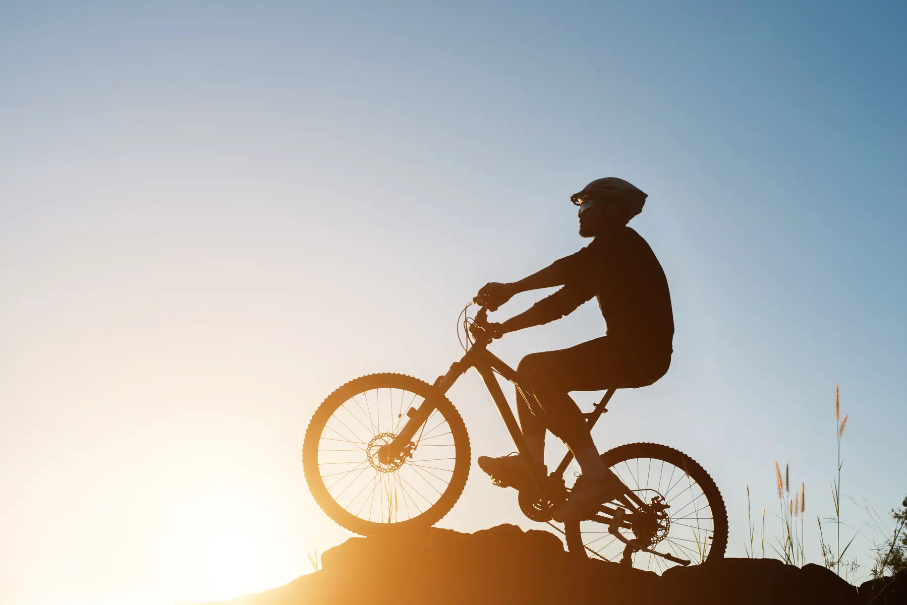 Vtt au coucher du soleil