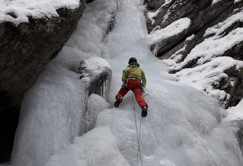 Bureau des guides de l'Ubaye : cascade de glace
