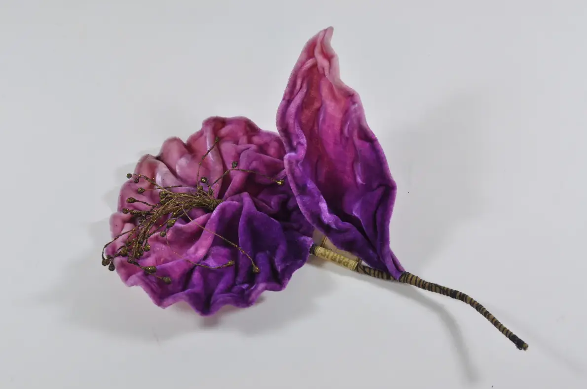fleur violette en tissu velours
