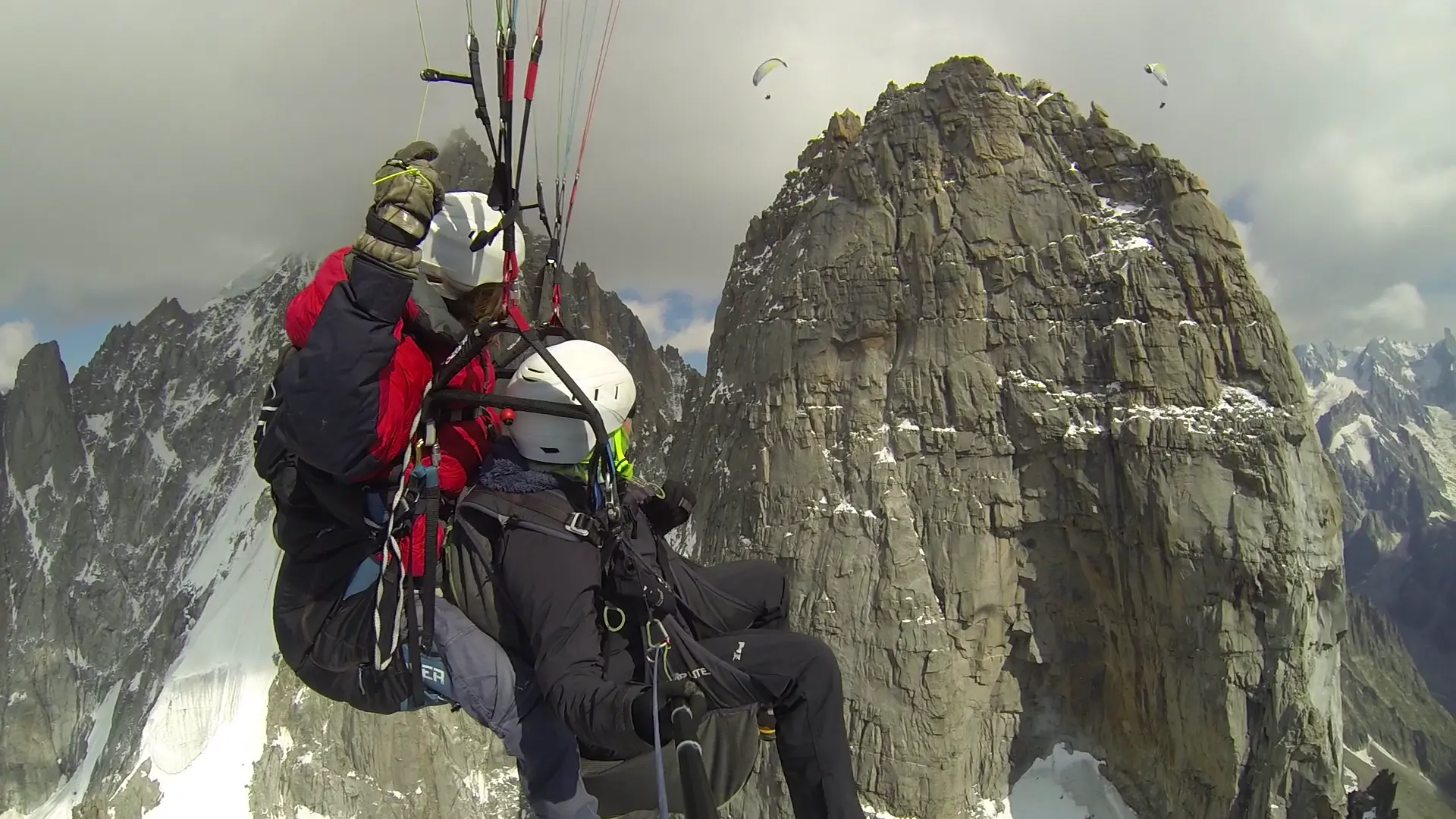 En chemin pour le sommet du sommet mythique des Drues lors d'un vol XXL