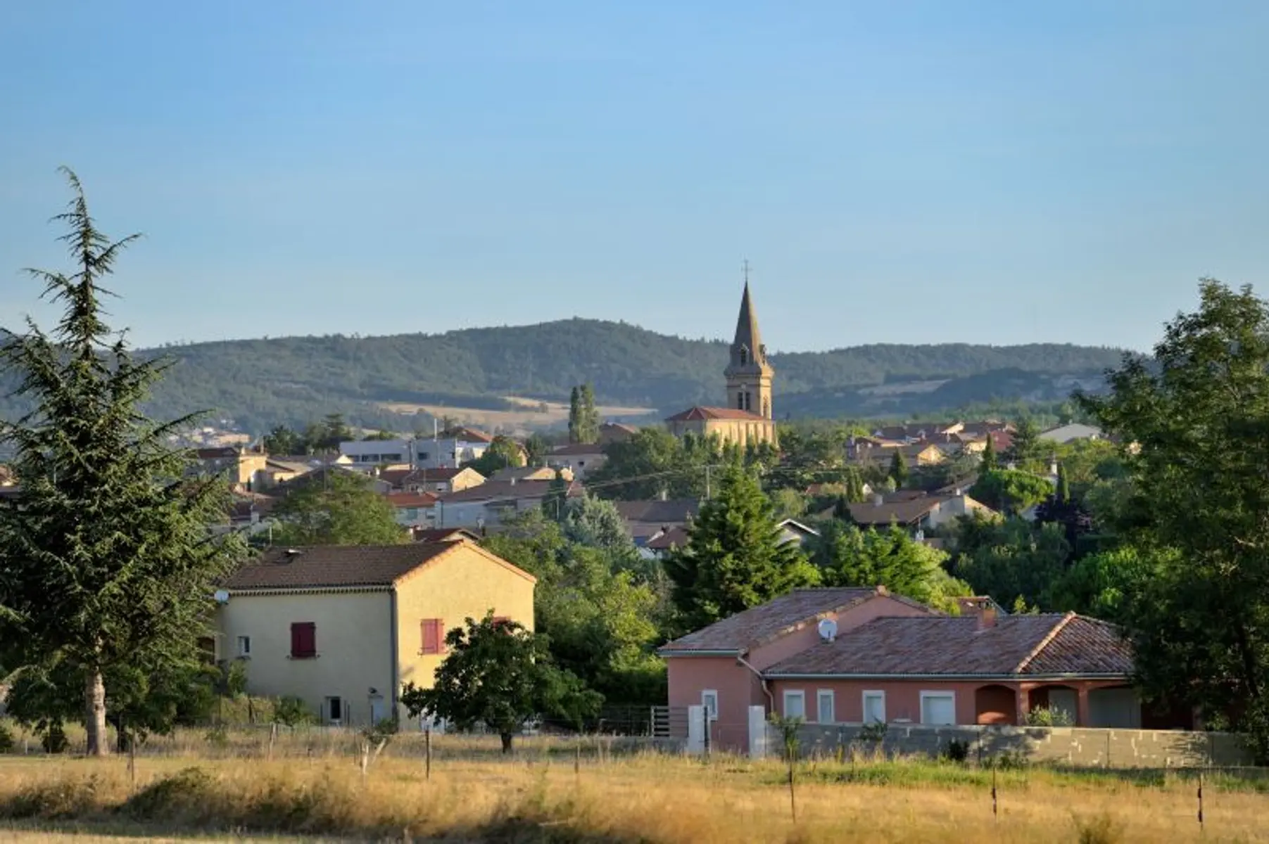 Vue sur le village de Davézieux