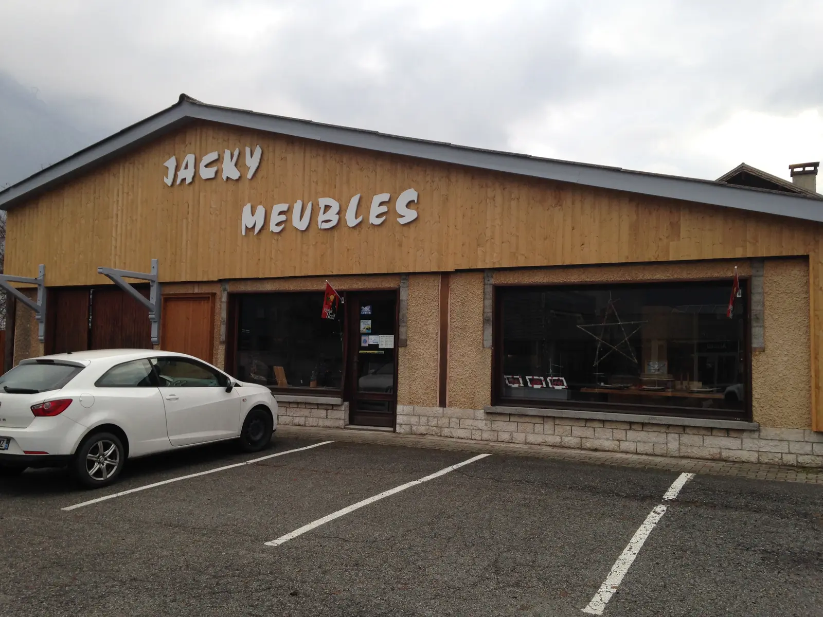 Jacky Meubles Saint-Jean-de-Maurienne