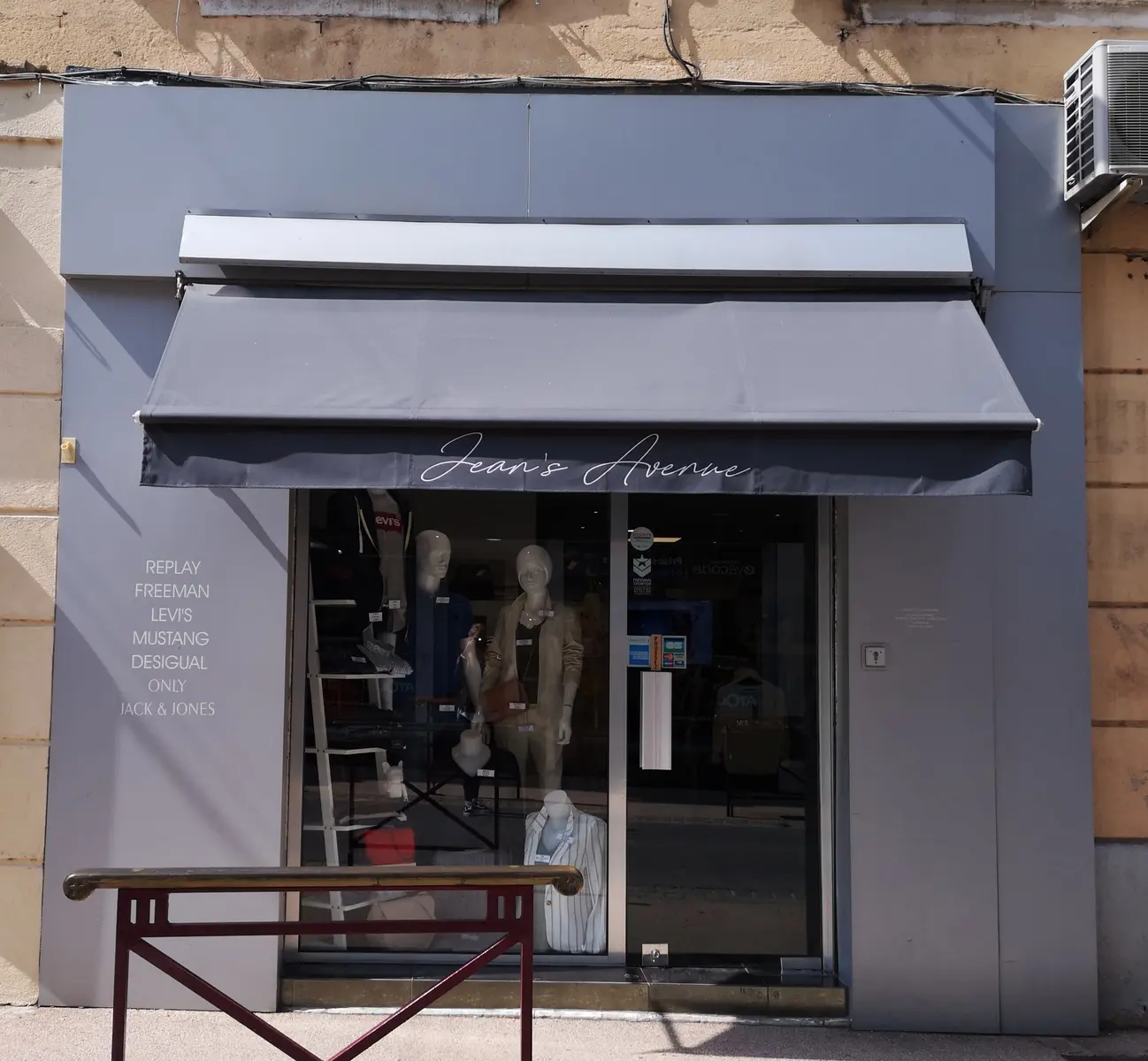 Jean's Avenue