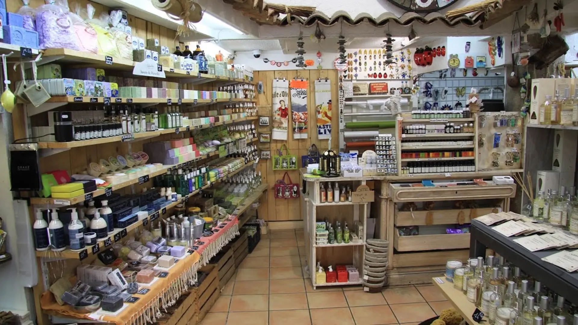 Intérieur du magasin Magic senteurs