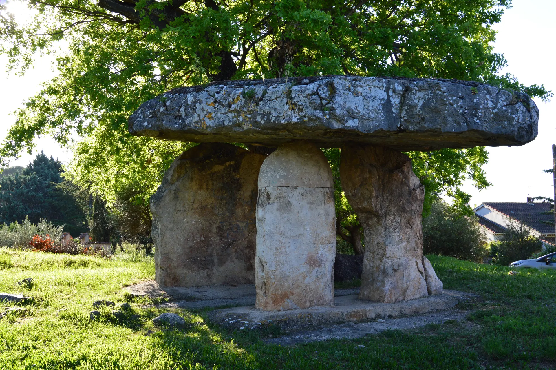 Dolmen De La Pierre De La Fée