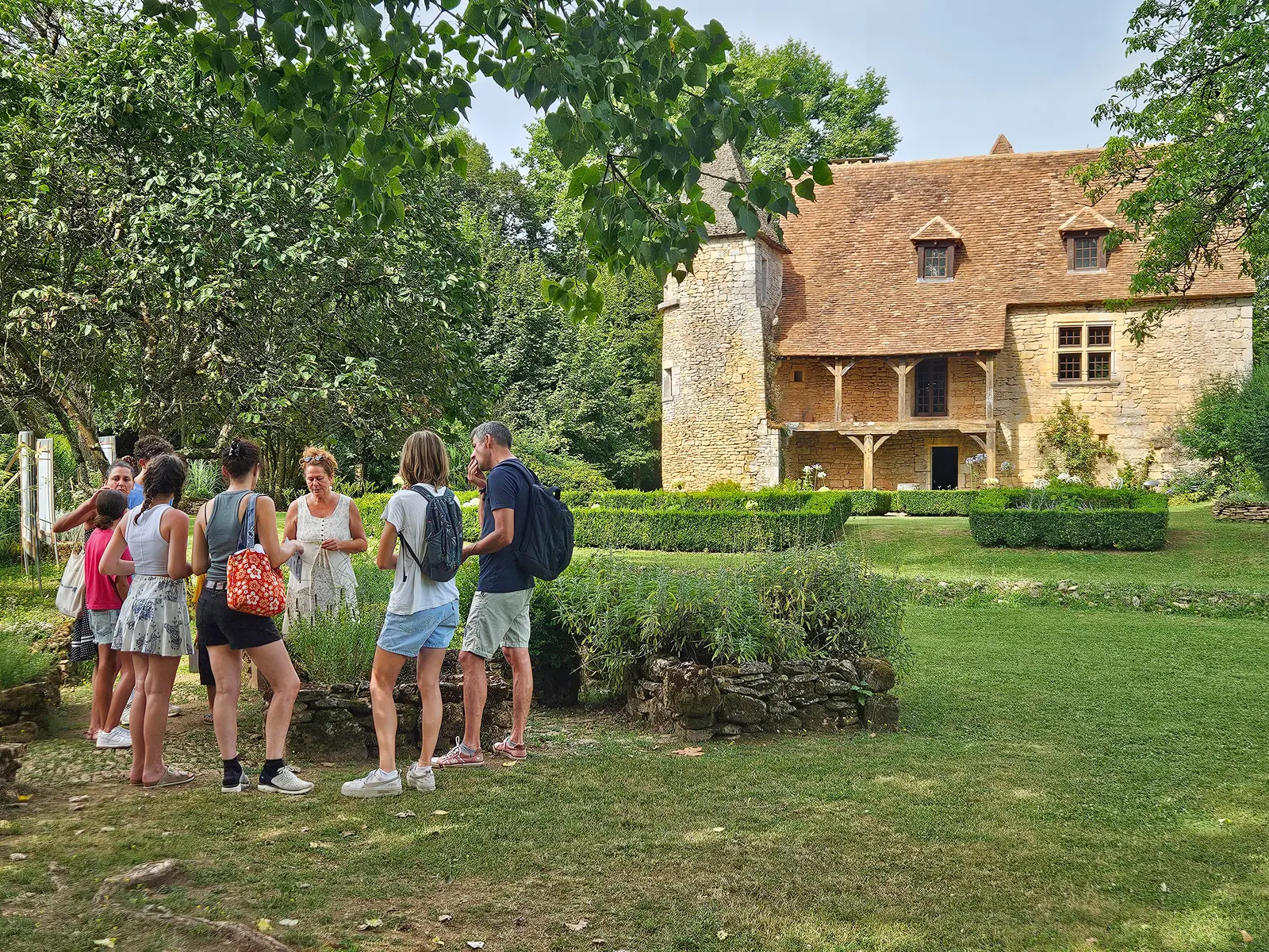 Atelier-herboristerie-donjon-et-manoir2