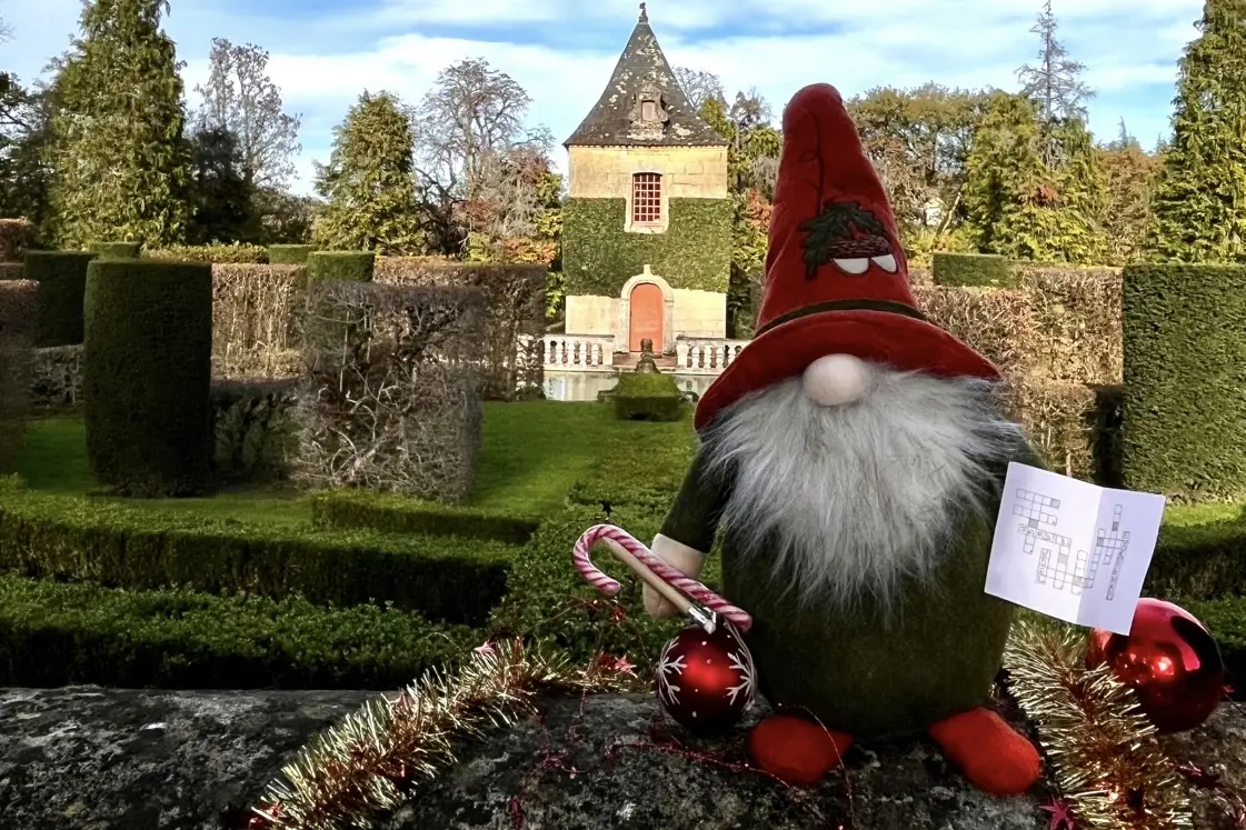 Eyrignac_pavillon_gnome_noel