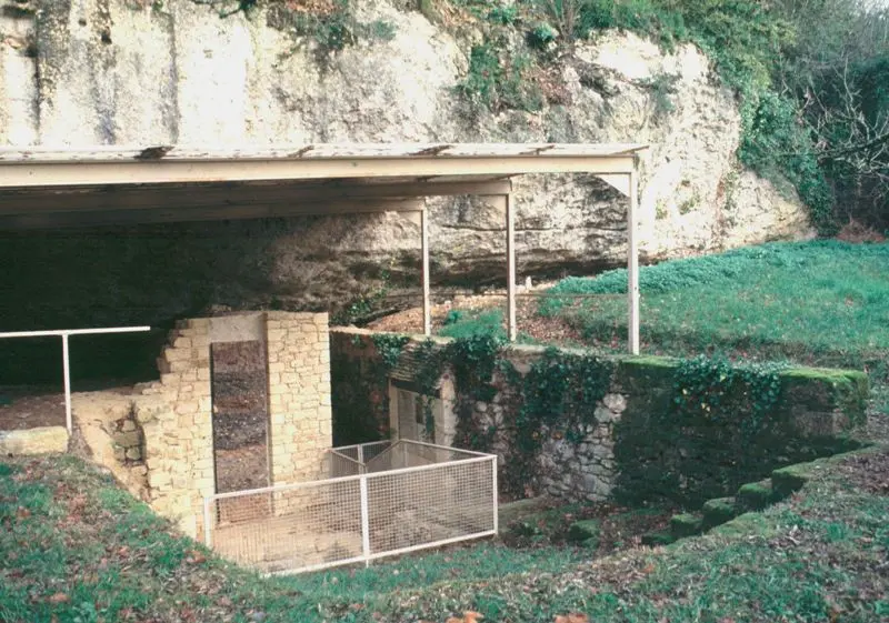 Le Moustier 2