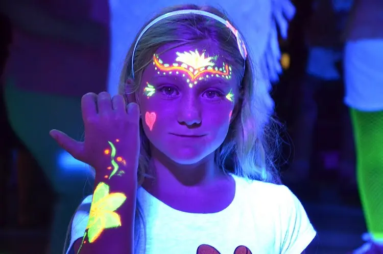 maquillage fluo