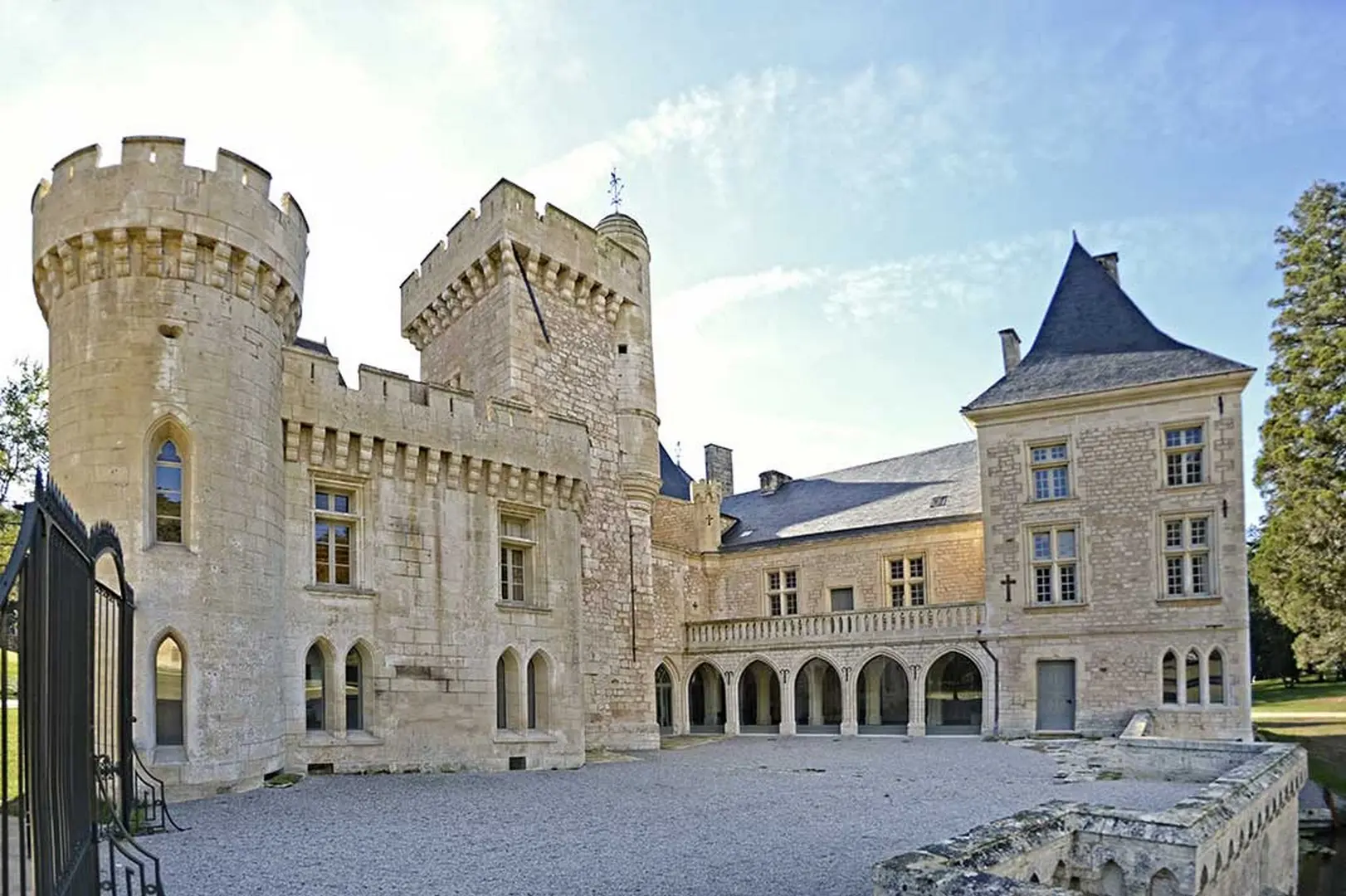 La façade du château