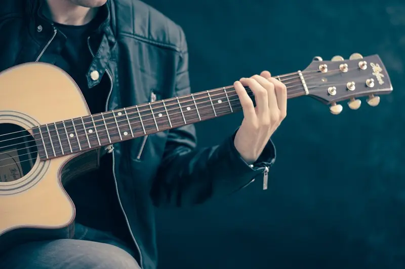firmbee-guitar